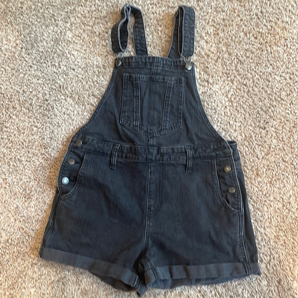 Old Navy shorty overalls